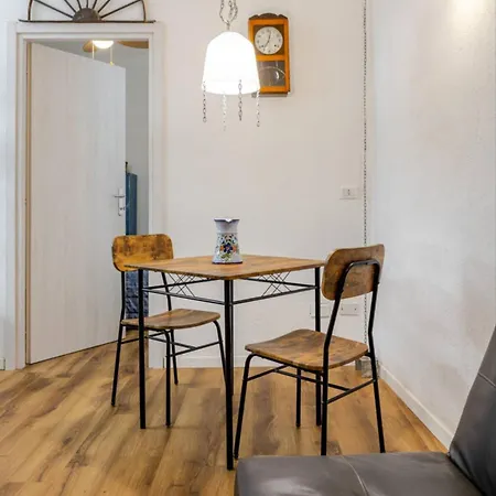 Tanqueroom Revolution - Centro Storico - Station Palermo